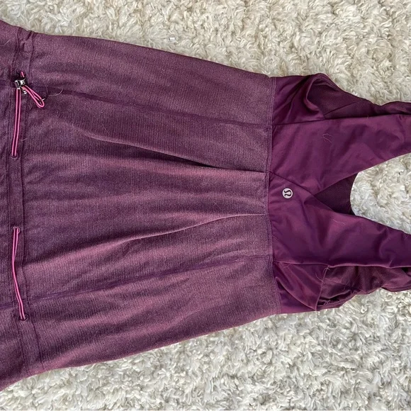 Lululemon top with drawstring strap - Picture 2 of 2